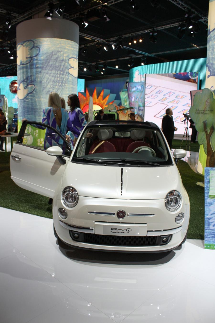  Fiat 500C 2010 года  (фото 21 из 25)